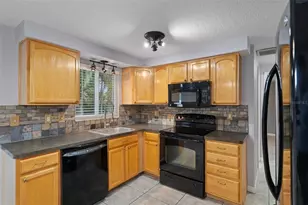 4925 Beacon Hill Dr, New Port Richey, FL 34652 - Photo 15