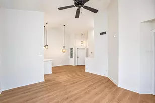 6924 Stonesthrow Cir N, Saint Petersburg, FL 33710 - Photo 11