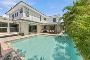 135 Harbor Dr, Palm Harbor, FL 34683 - Photo 3