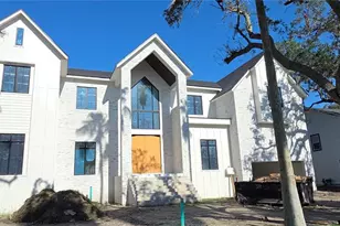 811 Grove Park Ave, Tampa, FL 33609 - Photo 1
