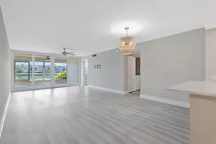 7645 Sun Island Dr S, South Pasadena, FL 33707 - Photo 15