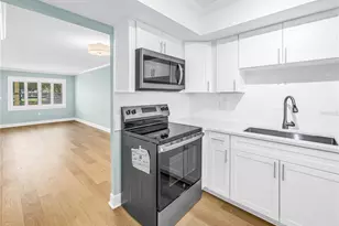 951 79th Ave N, Saint Petersburg, FL 33702 - Photo 13
