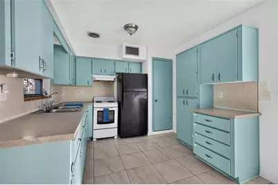 1835 West Drive, Clearwater, FL 33755 - Photo 11