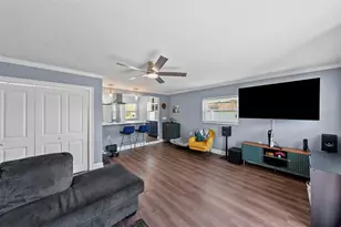824 61st Ave NE, Saint Petersburg, FL 33703 - Photo 9