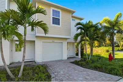 2537 6th Avenue E #E, Bradenton, FL 34208 - Photo 1