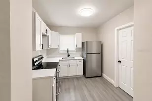 1314 16th St W, Bradenton, FL 34205 - Photo 5