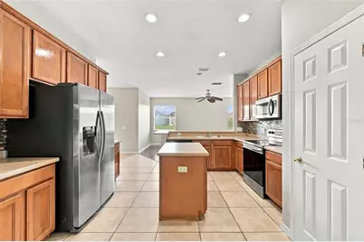 8826 Royal Enclave Boulevard, Tampa, FL 33626 - Photo 9