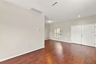 8826 Royal Enclave Blvd, Tampa, FL 33626 - Photo 5