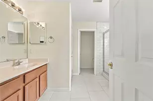 8826 Royal Enclave Blvd, Tampa, FL 33626 - Photo 25