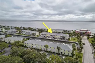 4945 Coquina Key Dr SE, Saint Petersburg, FL 33705 - Photo 1