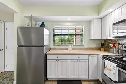 10190 Imperial Point Drive W #24, Largo, FL 33774 - Photo 9
