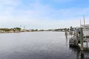 11355 3rd St E, Treasure Island, FL 33706 - Photo 23