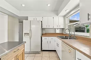 4830 Grove Point Dr, Tampa, FL 33624 - Photo 19