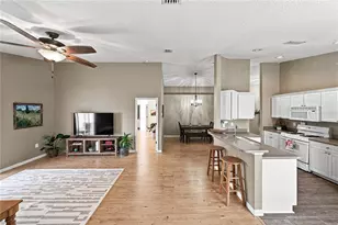 7619 Wiltshire Park Pl, Apollo Beach, FL 33572 - Photo 9