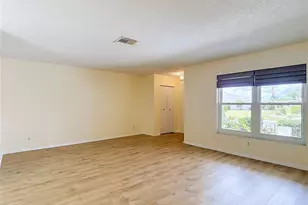 905 Bluewater Dr, Sun City Center, FL 33573 - Photo 7