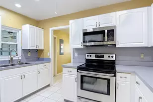 905 Bluewater Dr, Sun City Center, FL 33573 - Photo 21