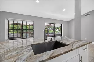 4004 Shoreside Cir, Tampa, FL 33624 - Photo 9
