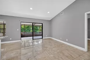 4004 Shoreside Cir, Tampa, FL 33624 - Photo 5