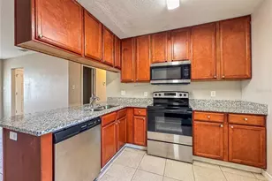 4407 Pompano Dr, Tampa, FL 33617 - Photo 7
