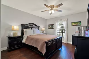 7216 Parkside Villas Dr, Saint Petersburg, FL 33709 - Photo 3
