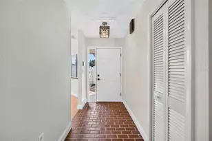 456 Lakeview Dr, Palm Harbor, FL 34683 - Photo 3