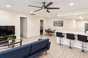 8090 50th Ave N, Saint Petersburg, FL 33709 - Photo 3