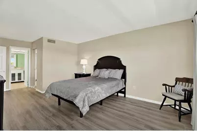 10216 Regal Drive #404, Largo, FL 33774 - Photo 13