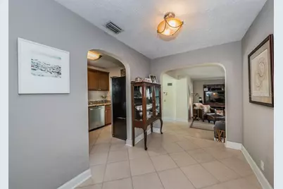 1037 18th Avenue N, Saint Petersburg, FL 33704 - Photo 11