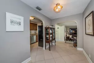 1037 18th Ave N, Saint Petersburg, FL 33704 - Photo 11
