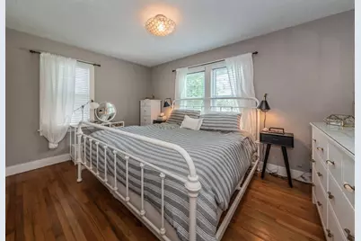 1037 18th Avenue N, Saint Petersburg, FL 33704 - Photo 17