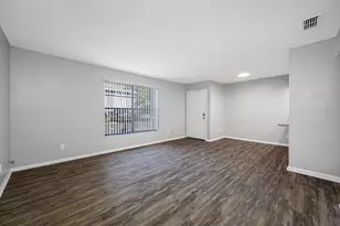5902 E 122nd Ave, Tampa, FL 33617 - Photo 3
