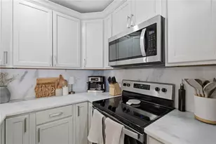 8911 Blind Pass Rd, Saint Pete Beach, FL 33706 - Photo 17