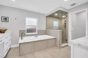 1023 19th Ave N, Saint Petersburg, FL 33704 - Photo 23