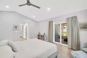 1023 19th Ave N, Saint Petersburg, FL 33704 - Photo 31