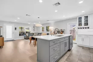 1023 19th Ave N, Saint Petersburg, FL 33704 - Photo 9
