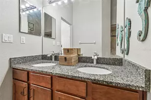 1627 Hammocks Ave, Lutz, FL 33549 - Photo 37