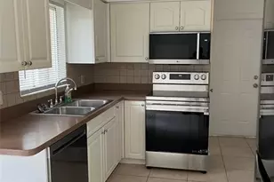 2227 Curtis Dr S, Clearwater, FL 33764 - Photo 5