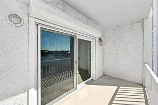 285 107th Ave, Treasure Island, FL 33706 - Photo 23