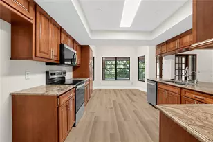 1005 Hollyberry Ct, Brandon, FL 33511 - Photo 9