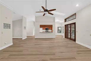 1005 Hollyberry Ct, Brandon, FL 33511 - Photo 7