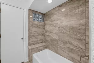 1005 Hollyberry Ct, Brandon, FL 33511 - Photo 21