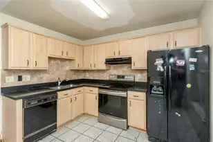 1002 Pine Ridge Cir, Brandon, FL 33511 - Photo 37