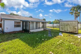 1002 Pine Ridge Cir, Brandon, FL 33511 - Photo 23