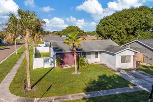 1002 Pine Ridge Cir, Brandon, FL 33511 - Photo 3