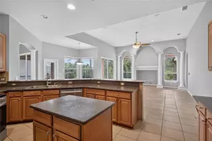 12263 Creek Edge Dr, Riverview, FL 33579 - Photo 9
