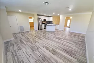 2661 Columbus Wy S, Saint Petersburg, FL 33712 - Photo 3