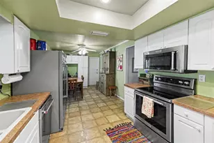 8727 143rd St, Seminole, FL 33776 - Photo 11