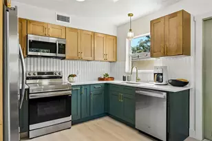 2112 25th St S, Saint Petersburg, FL 33712 - Photo 15