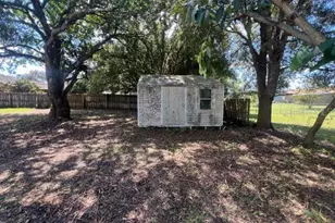8347 Angela Ct, Zephyrhills, FL 33541 - Photo 23