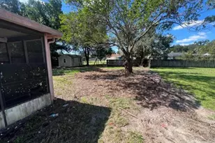 8347 Angela Ct, Zephyrhills, FL 33541 - Photo 21